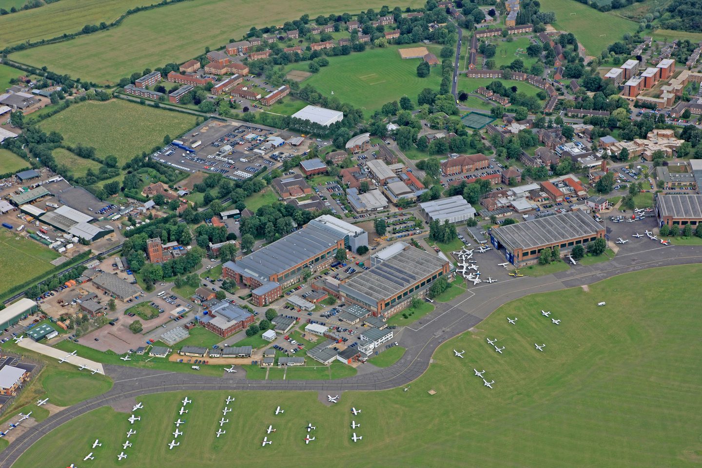 Кампус Cranfield University