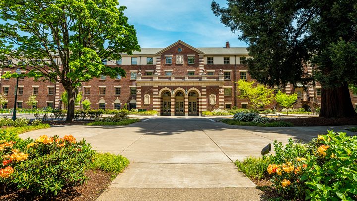 University of Oregon — Social Sciences